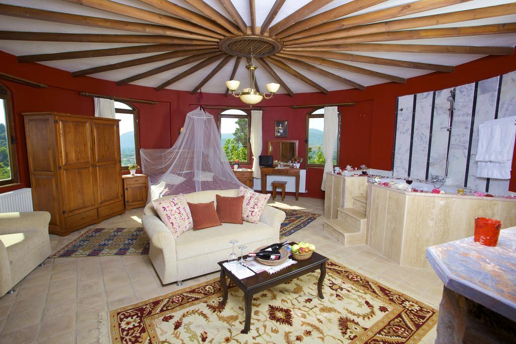 Efes Butik Otel Kirazli (Aegean) ภายนอก รูปภาพ
