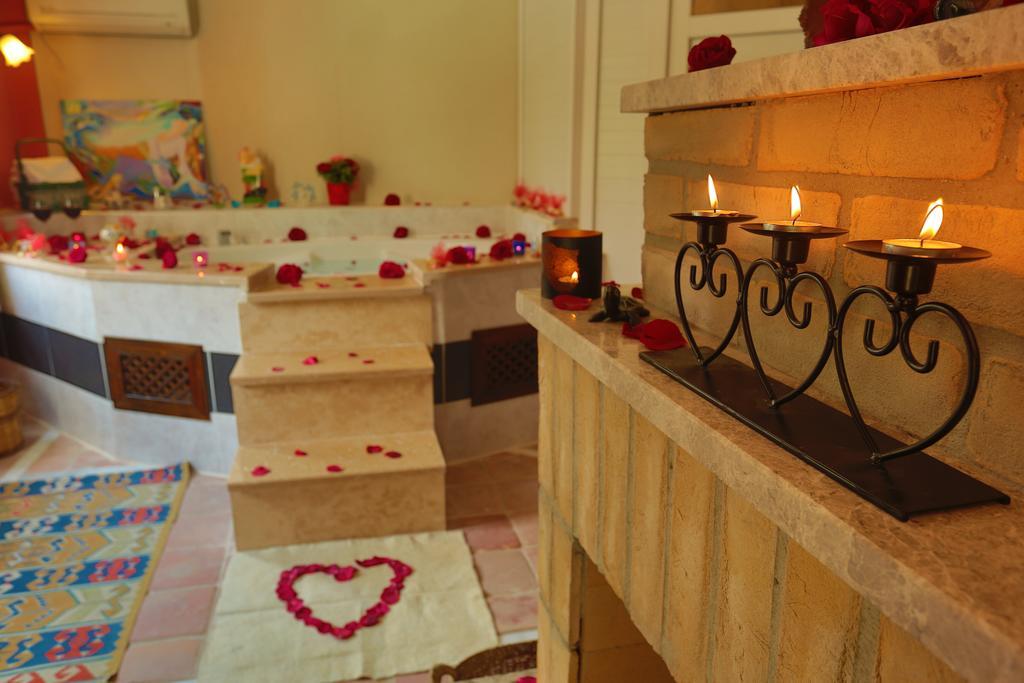 Efes Butik Otel Kirazli (Aegean) ภายนอก รูปภาพ