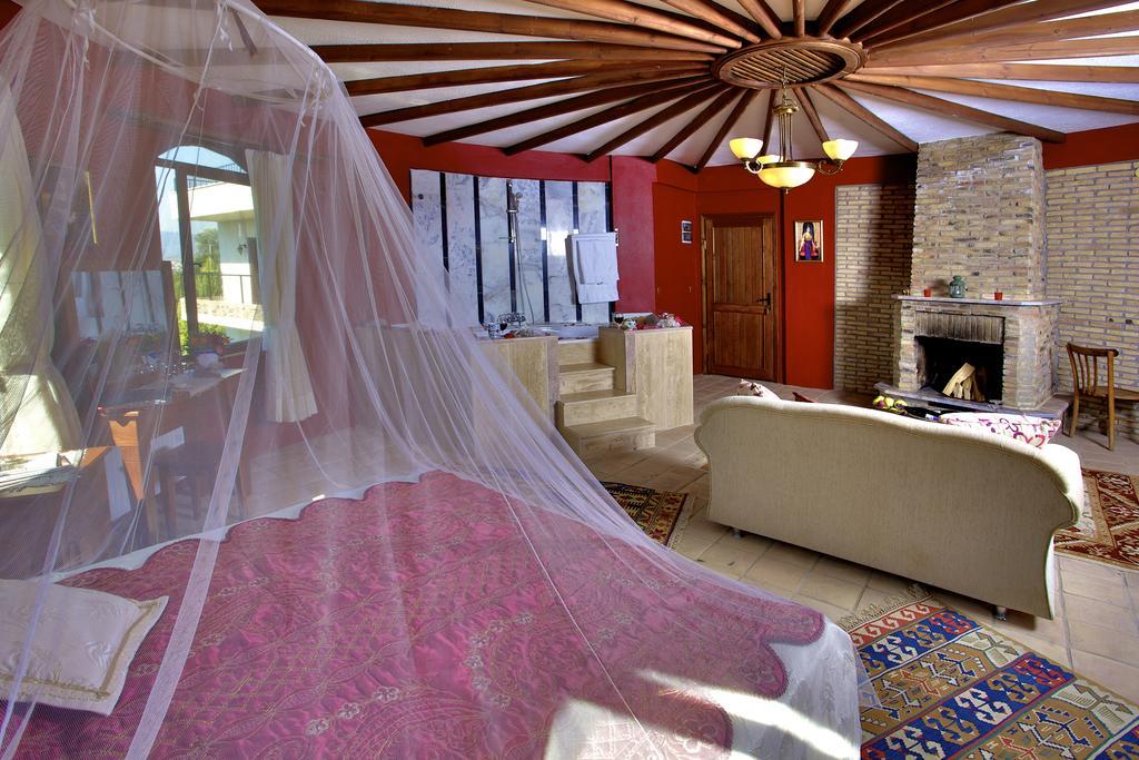 Efes Butik Otel Kirazli (Aegean) ภายนอก รูปภาพ