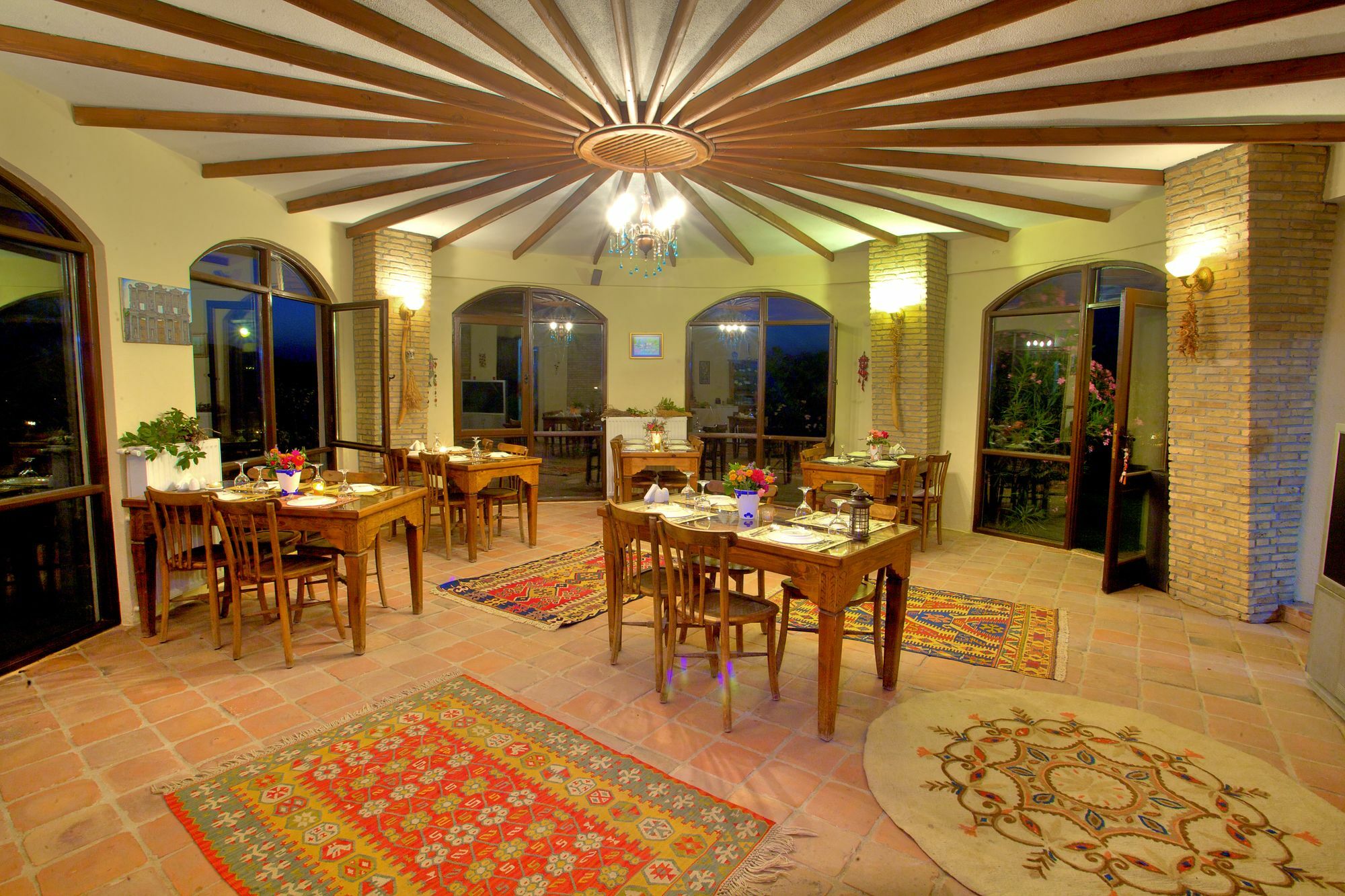 Efes Butik Otel Kirazli (Aegean) ภายนอก รูปภาพ